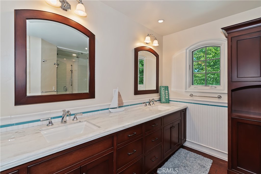 28411 North Shore Road Lake Arrowhead, CA 92352 - Photo 36 of 66 Bathroom 3