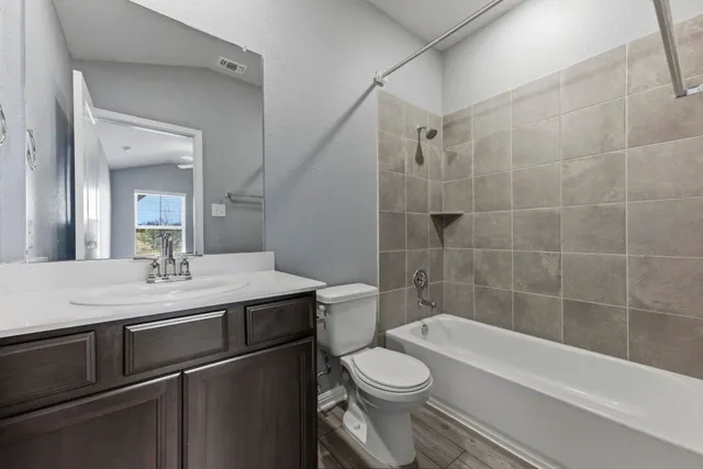 $2,400 | 100 Javans Nest, Cedar Creek, TX 78612