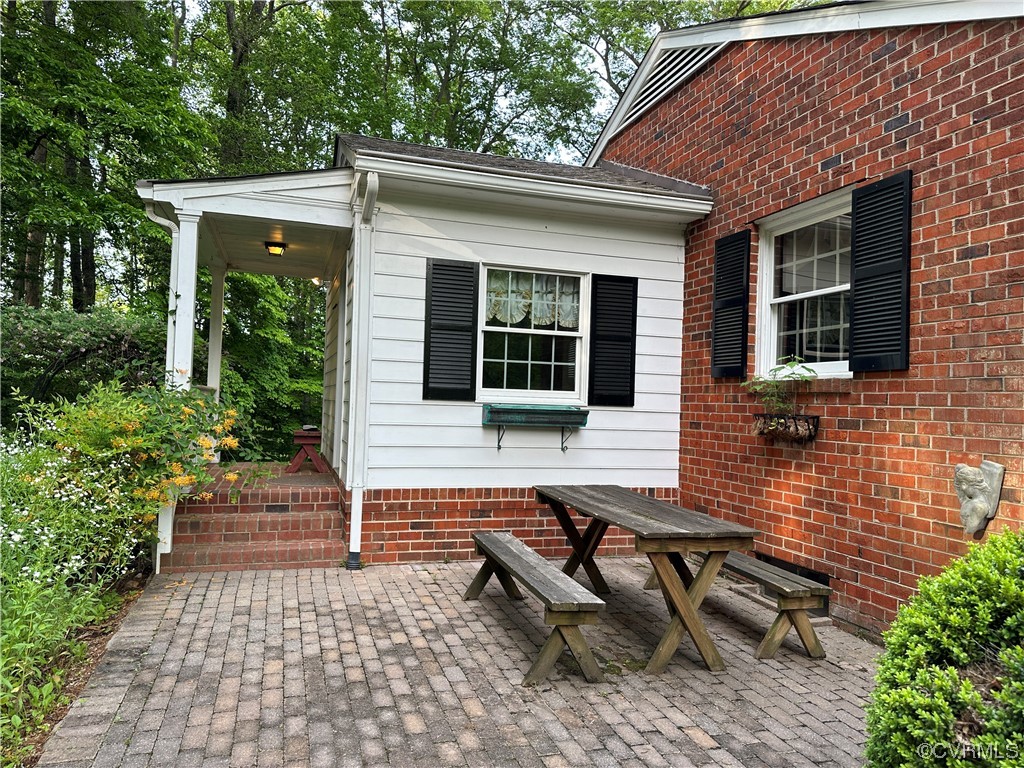10254 Mannheim Drive Ashland, VA 23005 - Photo 16 of 43 side patio