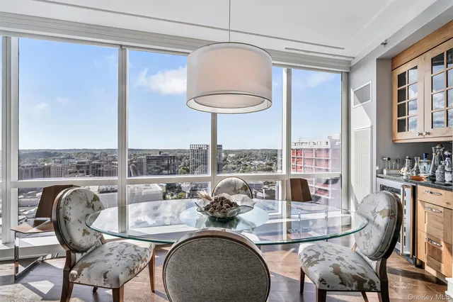 $1,249,000 | 5 Renaissance Square, Unit 28E, White Plains, NY 10601