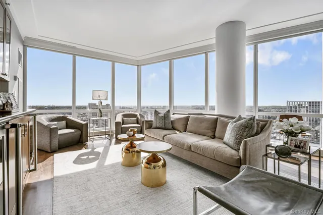 $1,249,000 | 5 Renaissance Square, Unit 28E, White Plains, NY 10601