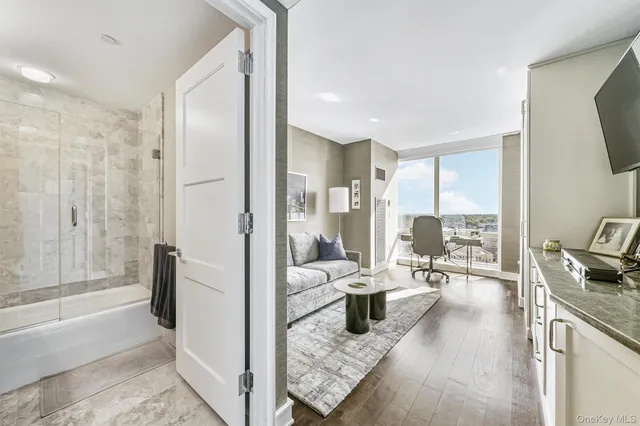 $1,249,000 | 5 Renaissance Square, Unit 28E, White Plains, NY 10601