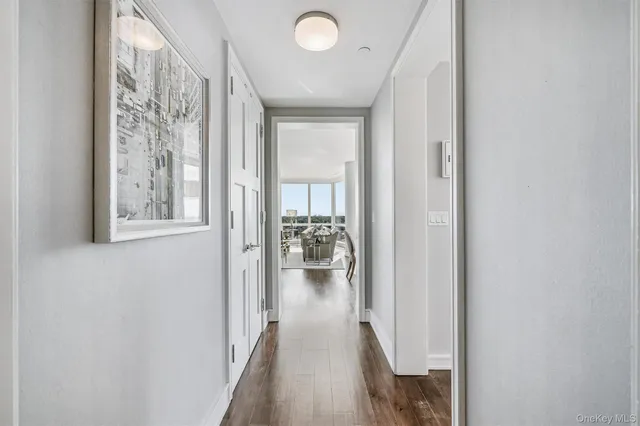 $1,249,000 | 5 Renaissance Square, Unit 28E, White Plains, NY 10601