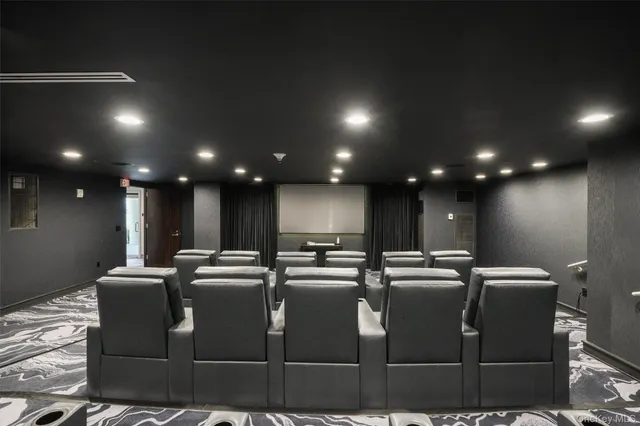 $1,249,000 | 5 Renaissance Square, Unit 28E, White Plains, NY 10601