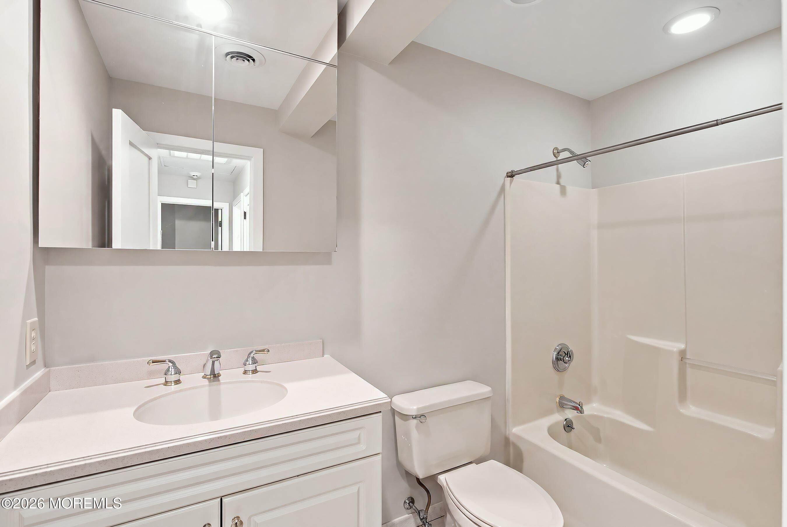 20 Hemlock Hill Road Jackson, NJ 08527 - Photo 28 of 37 28-Bathroom 2