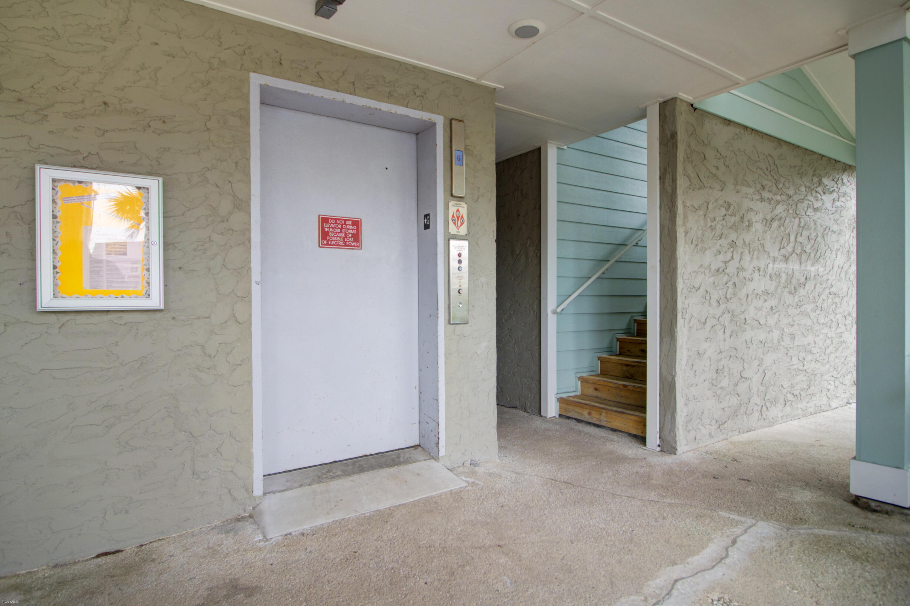 163 Marsh View Charleston, SC 29412 - Photo 34 of 38 163 Marsh View -Tidalcreekphoto- (2)