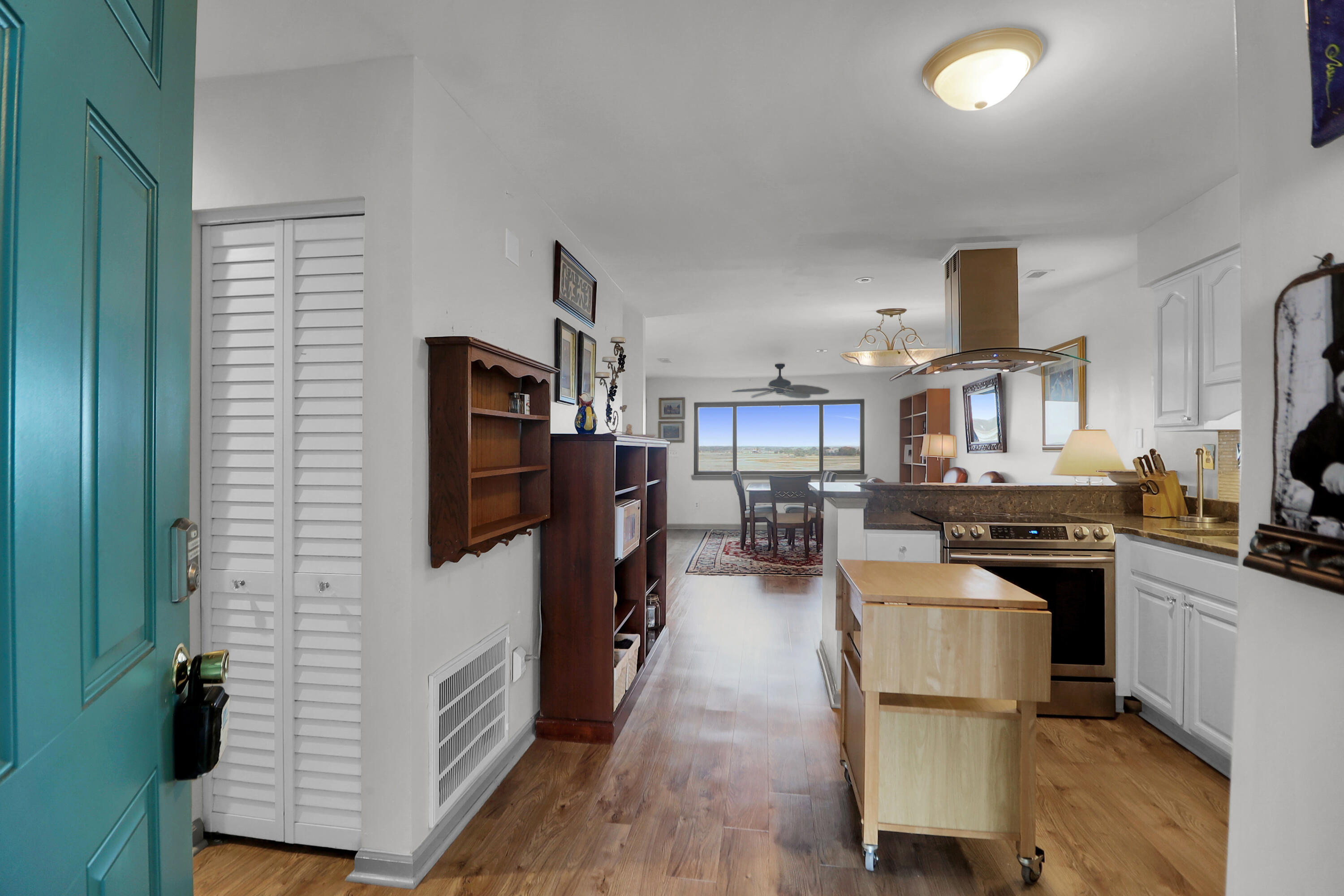 163 Marsh View Charleston, SC 29412 - Photo 4 of 38 163 Marsh View -Tidalcreekphoto- (6)