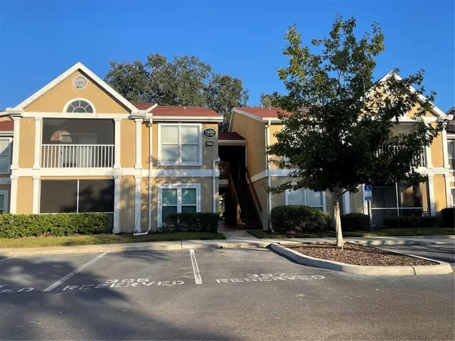 $2,000 | 9481 Highland Oak Drive, Unit 1404, Tampa, FL 33647