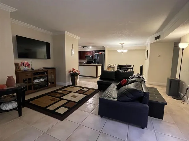 $2,000 | 9481 Highland Oak Drive, Unit 1404, Tampa, FL 33647