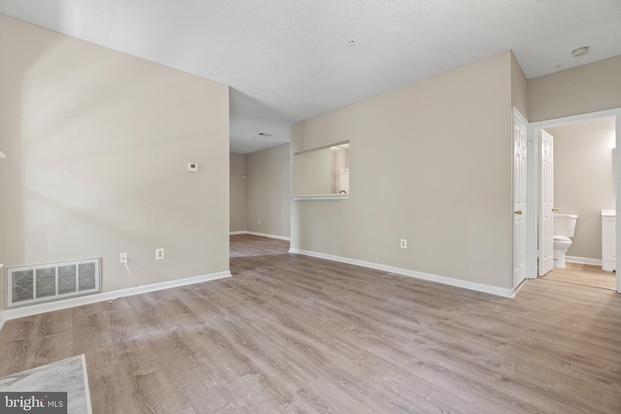 12005 Taliesin Place, Unit 23 Reston, VA 20190 - Photo 20 of 32 HUGE primary bedroom!