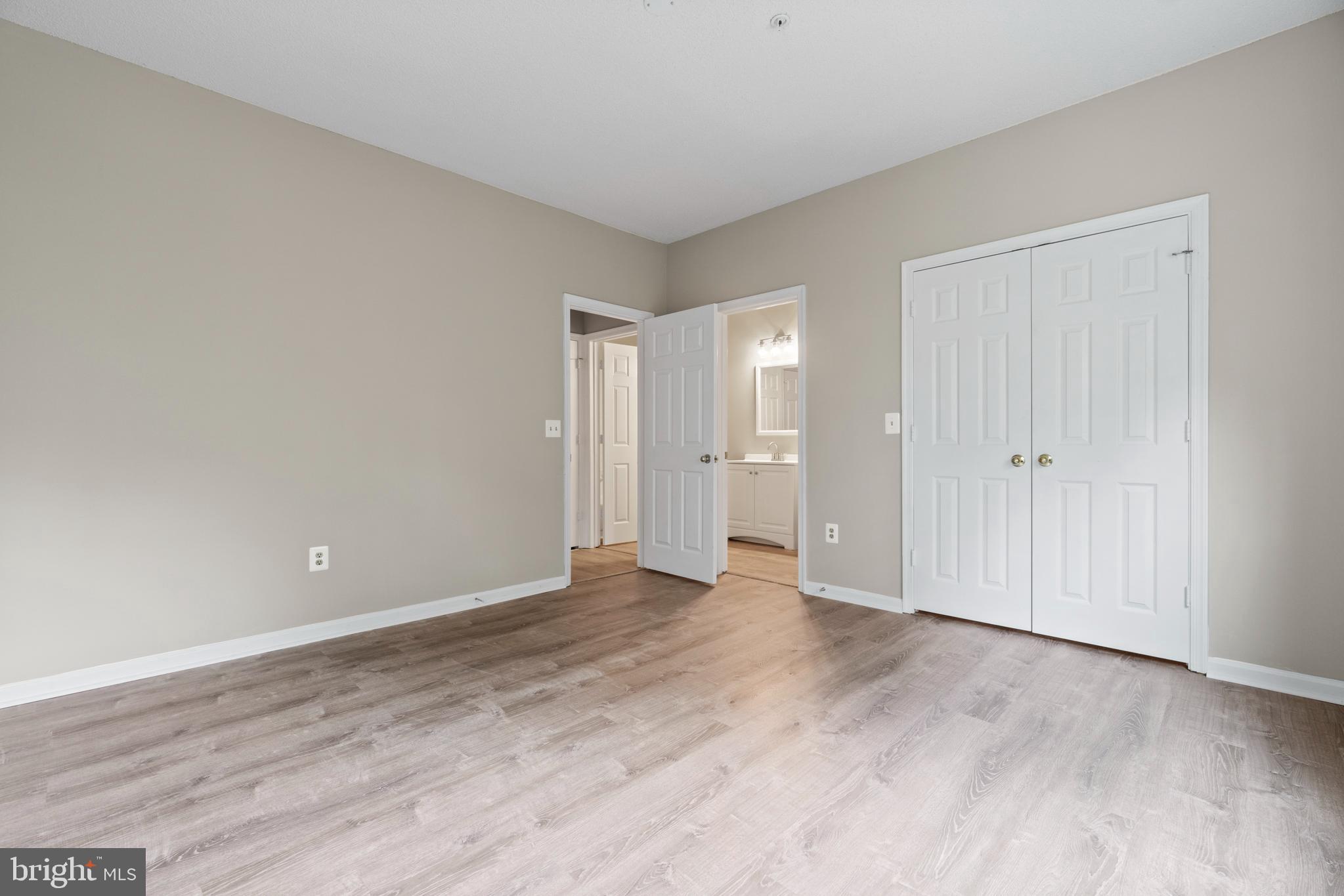 12005 Taliesin Place, Unit 23 Reston, VA 20190 - Photo 24 of 32 Large Primary Bedroom w/EnSuite Bath