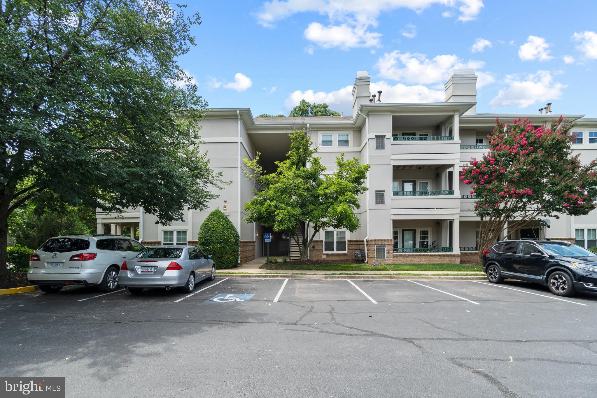 12005 Taliesin Place, Unit 23 Reston, VA 20190 - Photo 3 of 32 Welcome to Oak Park Condo!