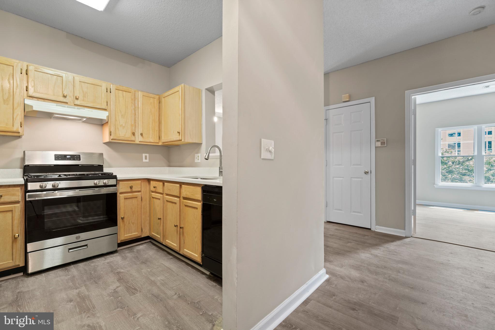 12005 Taliesin Place, Unit 23 Reston, VA 20190 - Photo 7 of 32 Enjoy new appliances!