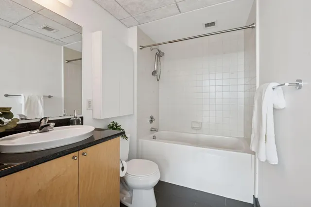 $329,900 | 8161 33rd Avenue South, Unit 609, Bloomington, MN 55425