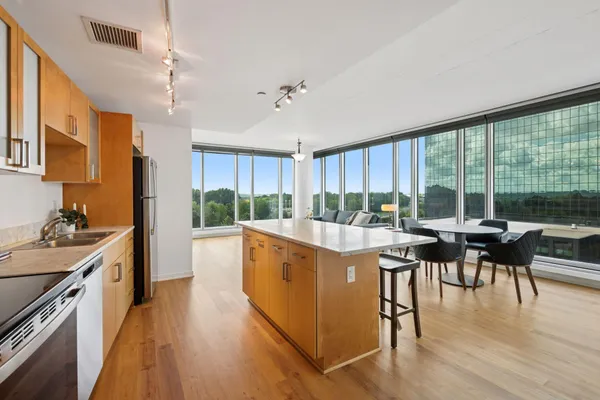 $329,900 | 8161 33rd Avenue South, Unit 609, Bloomington, MN 55425