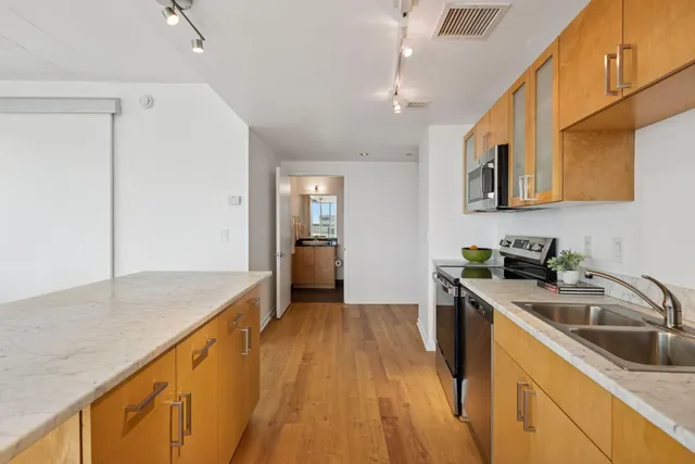 $329,900 | 8161 33rd Avenue South, Unit 609, Bloomington, MN 55425