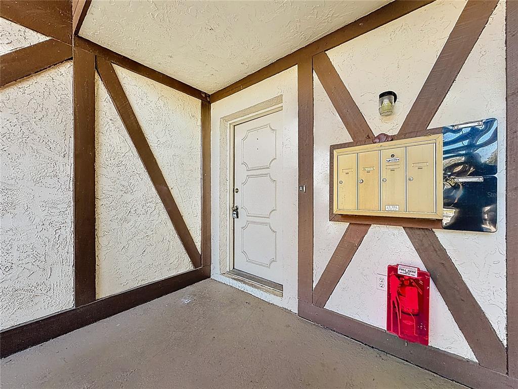 500 Newell Hill Road, Unit 108A Leesburg, FL 34748 - Photo 3 of 44 a view of an entryway