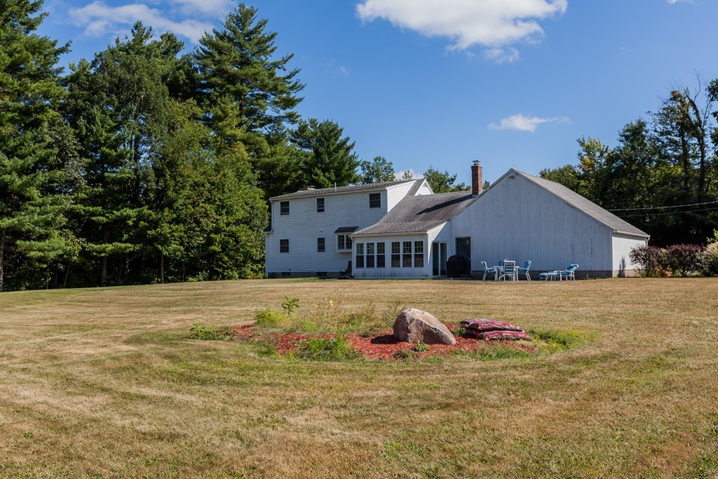 130 N Road Westfield, MA 01085 - Photo 4 of 29