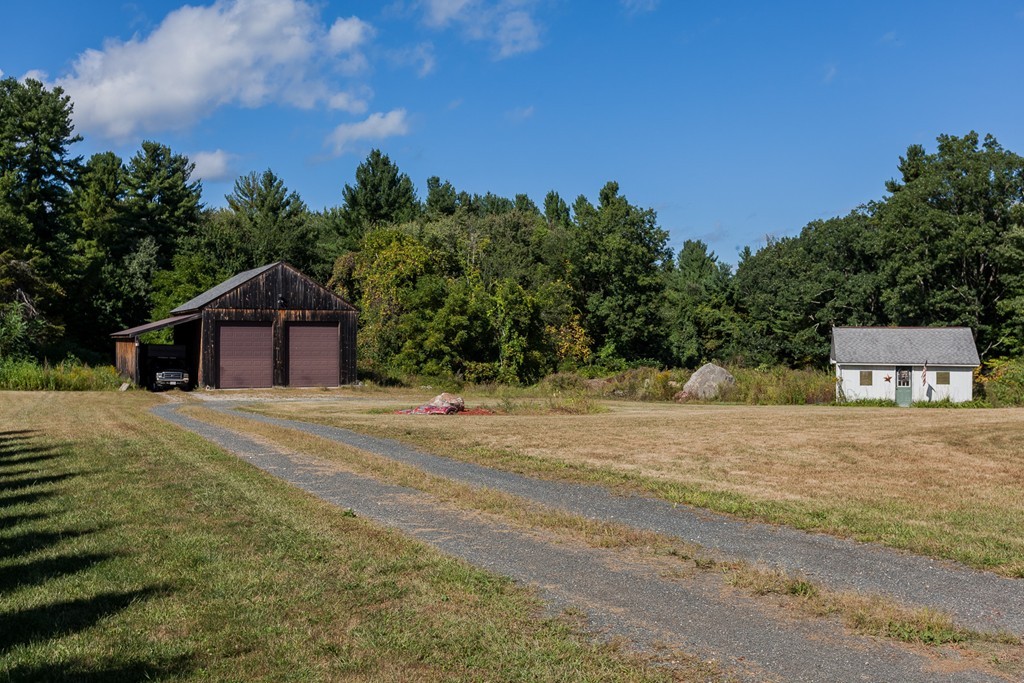 130 N Road Westfield, MA 01085 - Photo 5 of 29