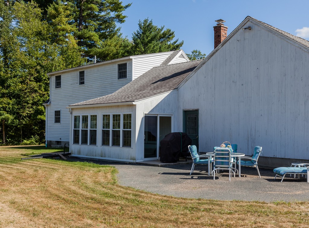 130 N Road Westfield, MA 01085 - Photo 6 of 29