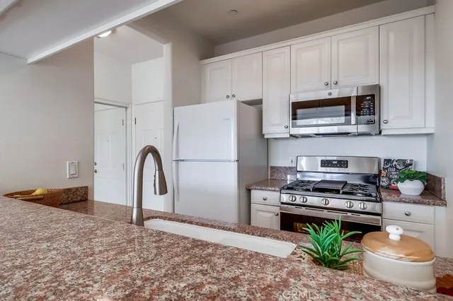 $495,000 | 3120 Sepulveda Boulevard, Unit 412, Torrance, CA 90505