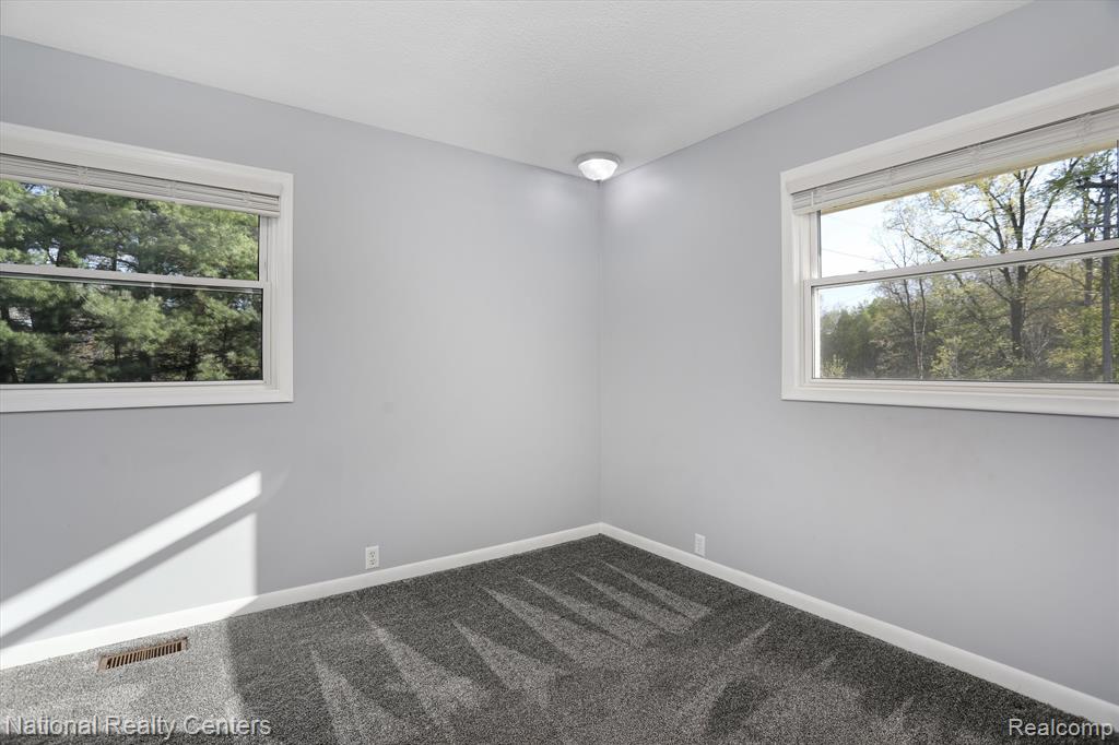 333 North Eager Road Howell, MI 48843 - Photo 19 of 45