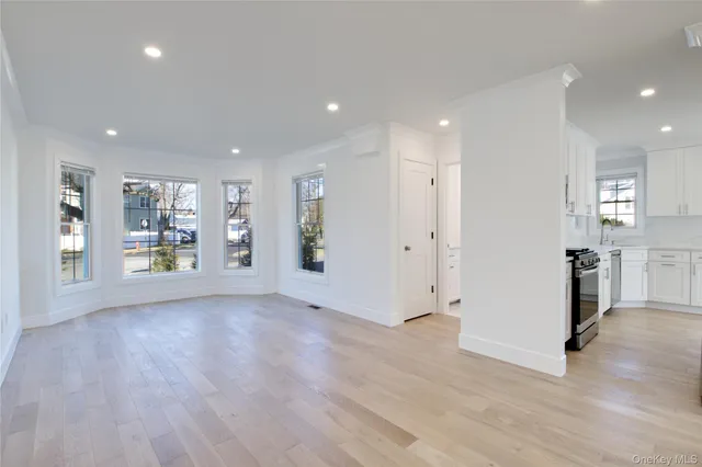 $2,450,000 | 1 Manhasset Avenue, Port Washington, NY 11050