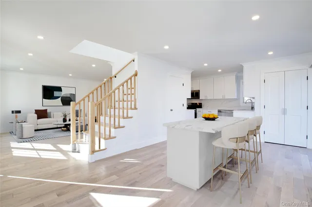 $2,450,000 | 1 Manhasset Avenue, Port Washington, NY 11050