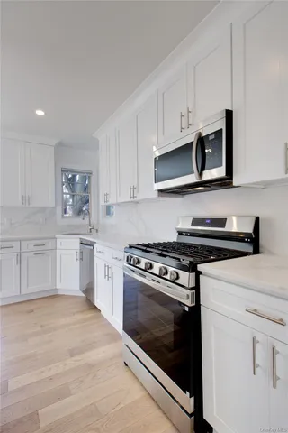 $2,450,000 | 1 Manhasset Avenue, Port Washington, NY 11050