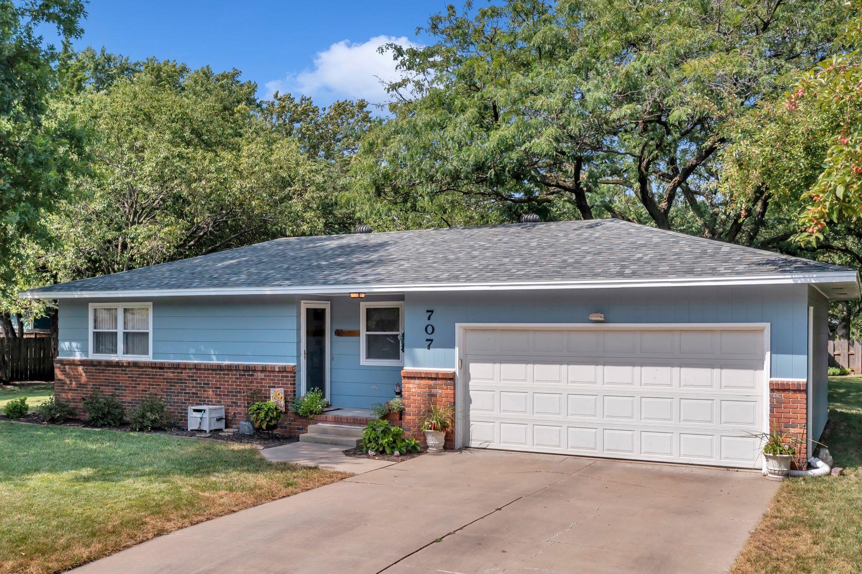 707 Crescent Drive Hesston, KS 67062 - Photo 1 of 35