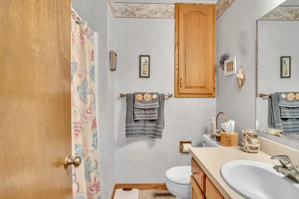 $188,900 | 707 Crescent Drive, Hesston, KS 67062