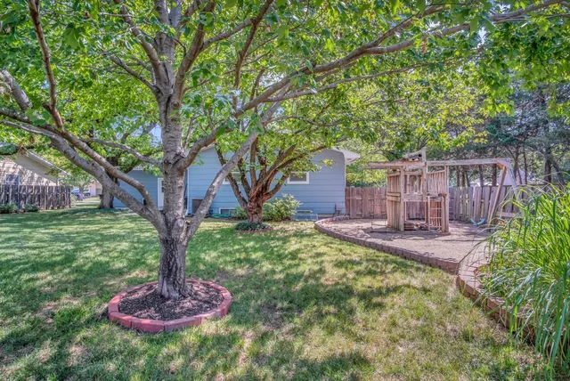 $188,900 | 707 Crescent Drive, Hesston, KS 67062