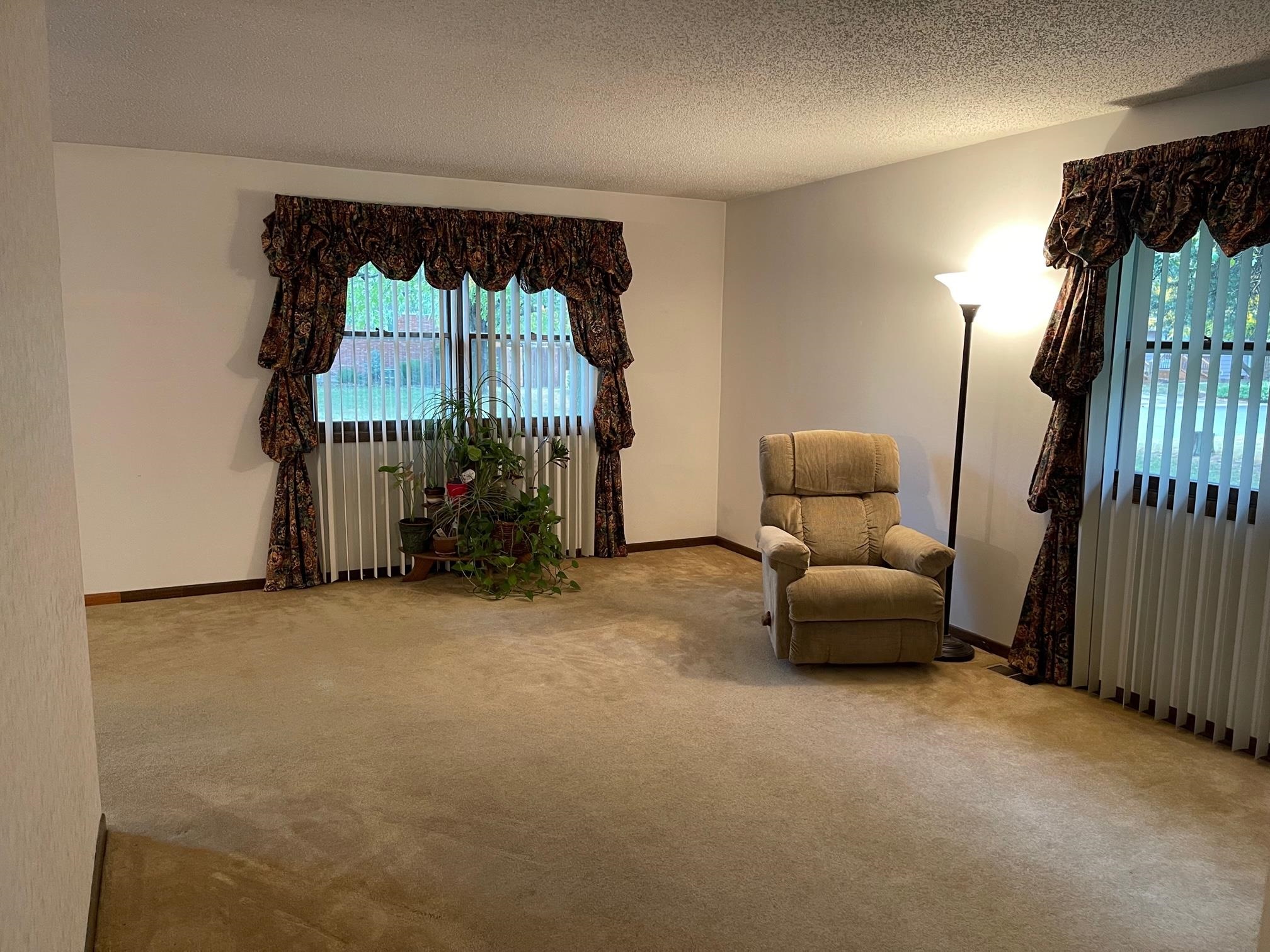 707 Crescent Drive Hesston, KS 67062 - Photo 29 of 35