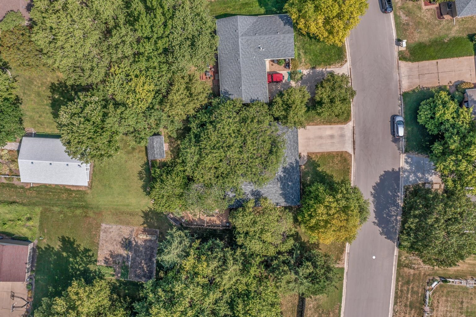 707 Crescent Drive Hesston, KS 67062 - Photo 3 of 35