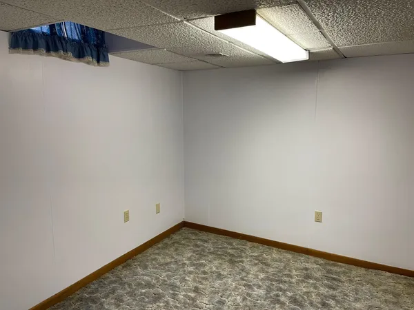 $188,900 | 707 Crescent Drive, Hesston, KS 67062