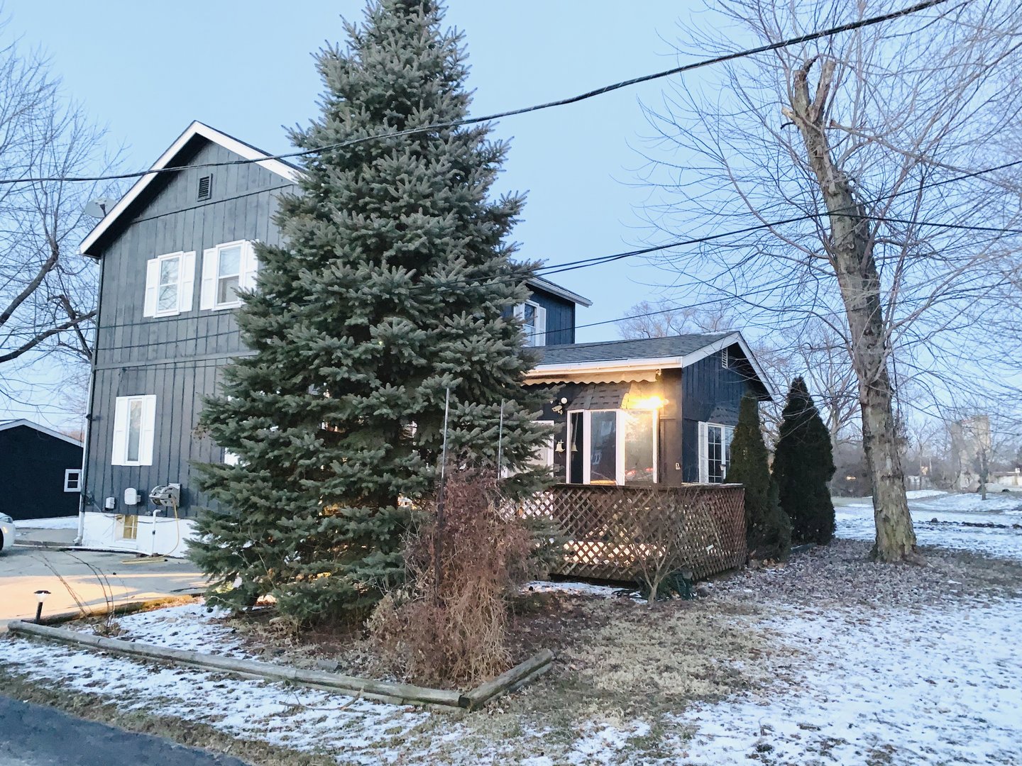 1715 Maple Road Joliet, IL 60432 - Photo 2 of 37 a front view of a house with garden
