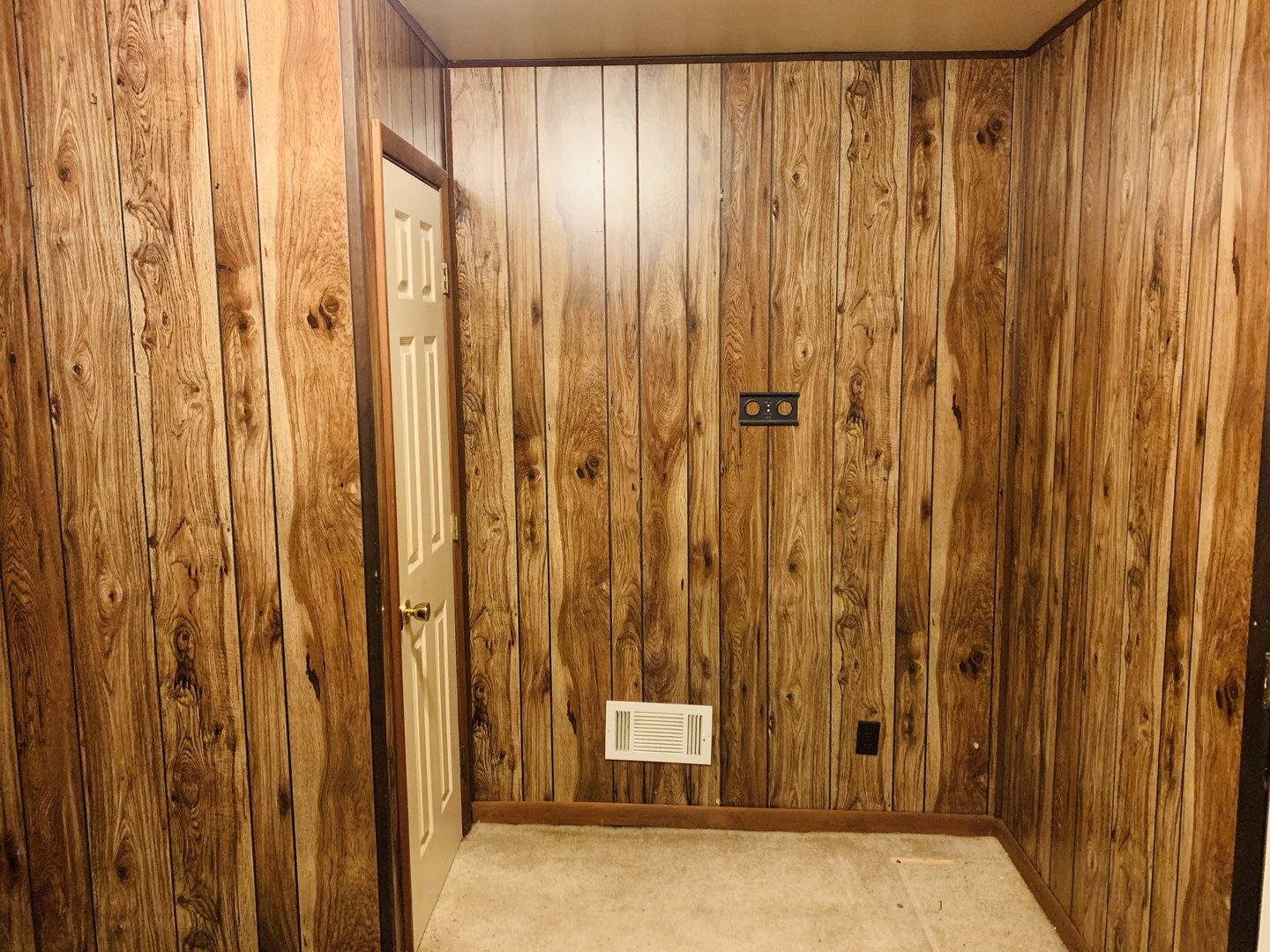 1715 Maple Road Joliet, IL 60432 - Photo 18 of 37 a view of a bathroom with a shower curtain