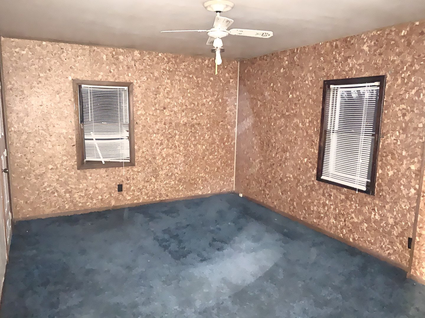 1715 Maple Road Joliet, IL 60432 - Photo 25 of 37 en empty room with a window