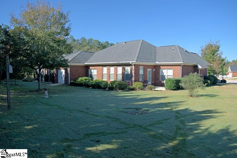 701 Nottingham Court Seneca, SC 29672 - Photo 4 of 22 Gallery Image 4