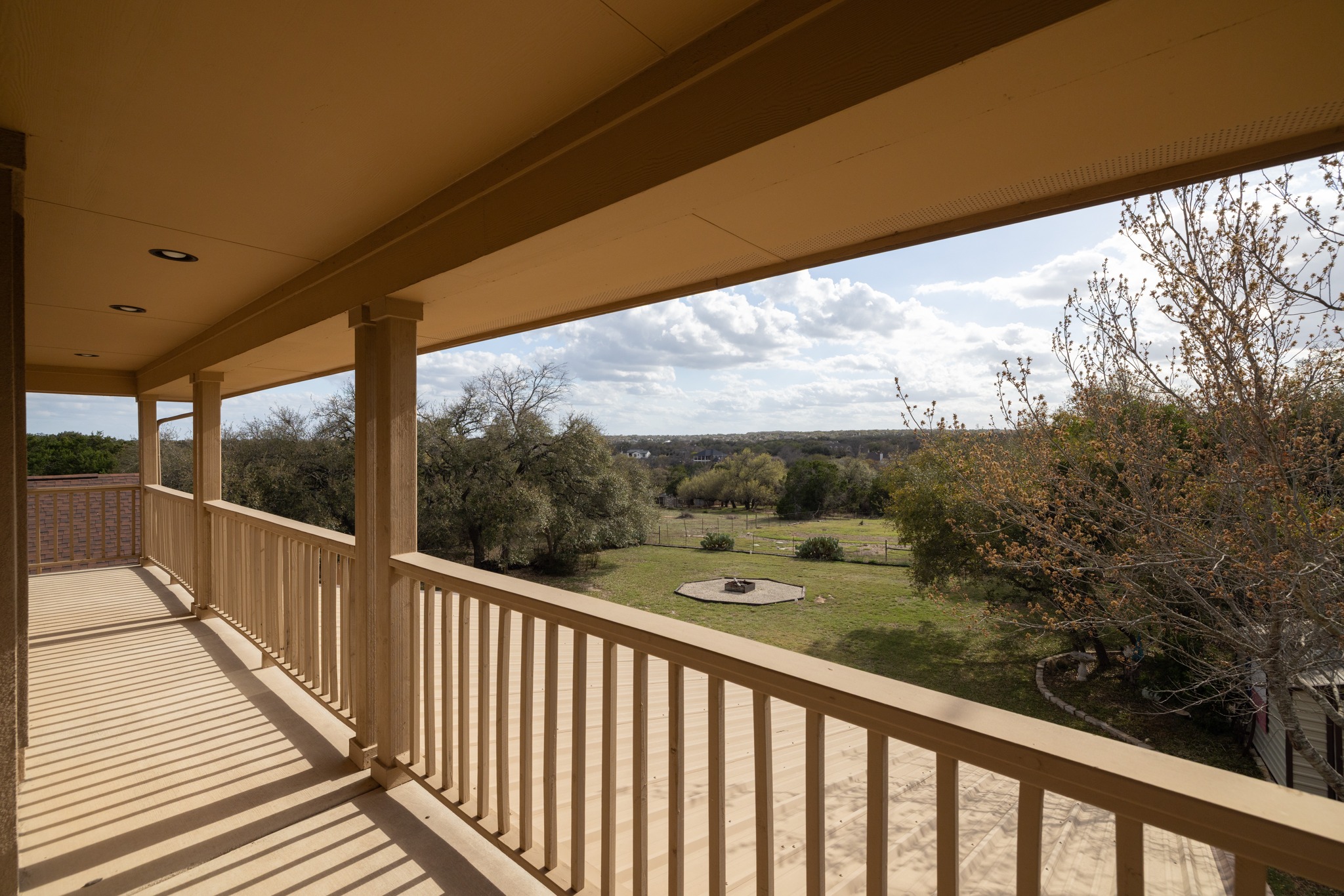204 Skyline Road Georgetown, TX 78628 - Photo 32 of 40 View of balcony