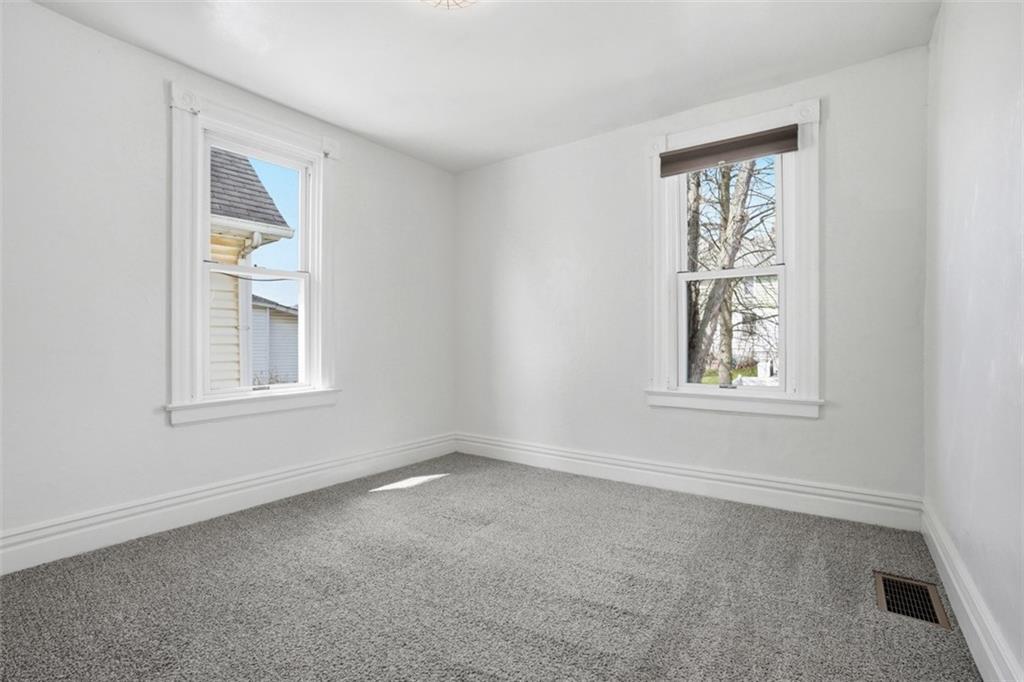 516 Eau Claire Street Butler, PA 16001 - Photo 27 of 41 an empty room with windows