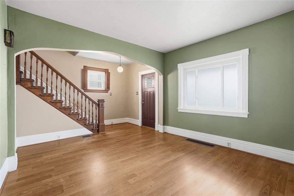 516 Eau Claire Street Butler, PA 16001 - Photo 8 of 41 a view of an front door