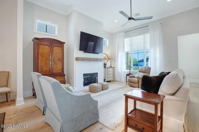 $365,000 | 104 Oak Village Drive, Scott, LA 70583