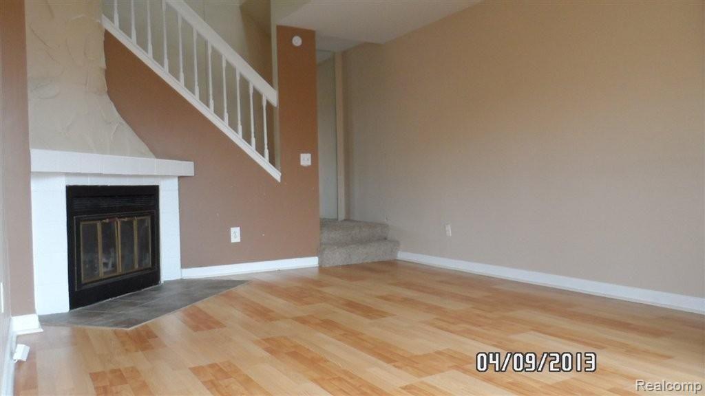 22156 Edgewater Novi, MI 48375 - Photo 4 of 10 SAM_2560.JPG