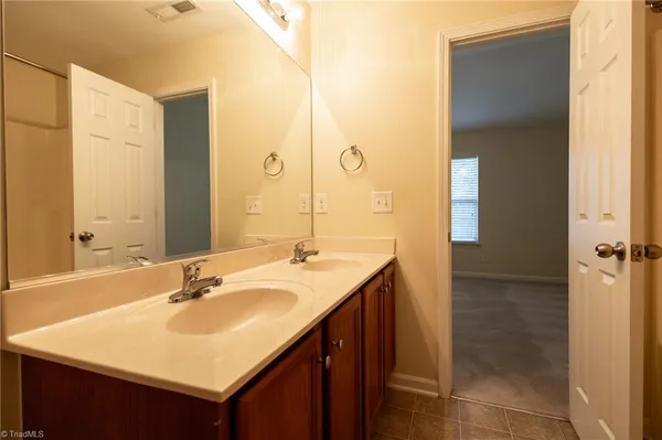 $2,100 | 36 Ackland Drive, Greensboro, NC 27455