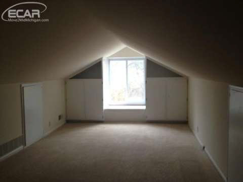 6561 Flushing Road Flushing, MI 48433 - Photo 5 of 16 20427164-4.JPG