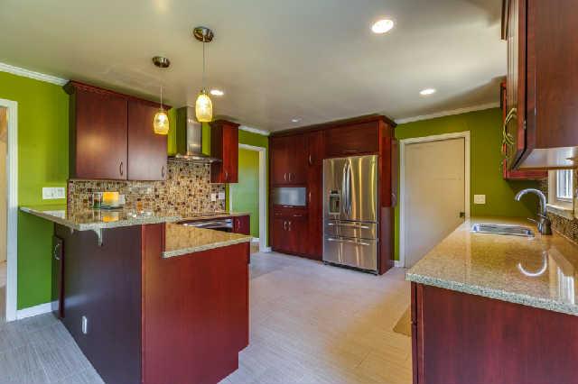 Sleek, Shiny, Contemporary, Renovated Kitchen!