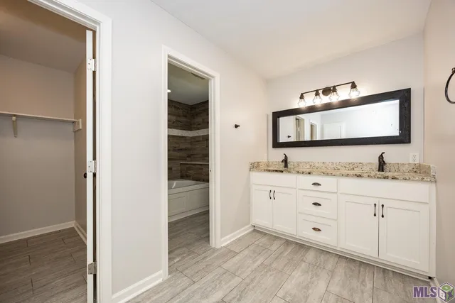 $359,500 | 1233 Ashbourne Drive, Baton Rouge, LA 70815