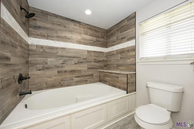 $359,500 | 1233 Ashbourne Drive, Baton Rouge, LA 70815