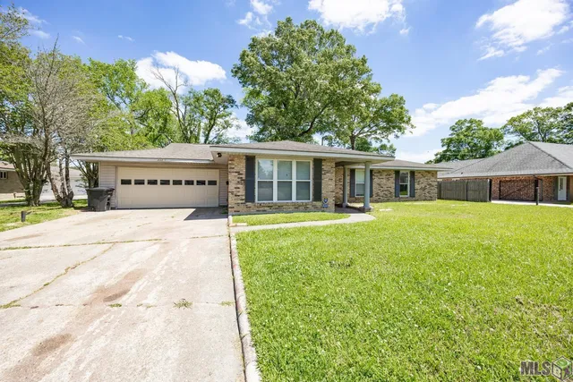 $359,500 | 1233 Ashbourne Drive, Baton Rouge, LA 70815